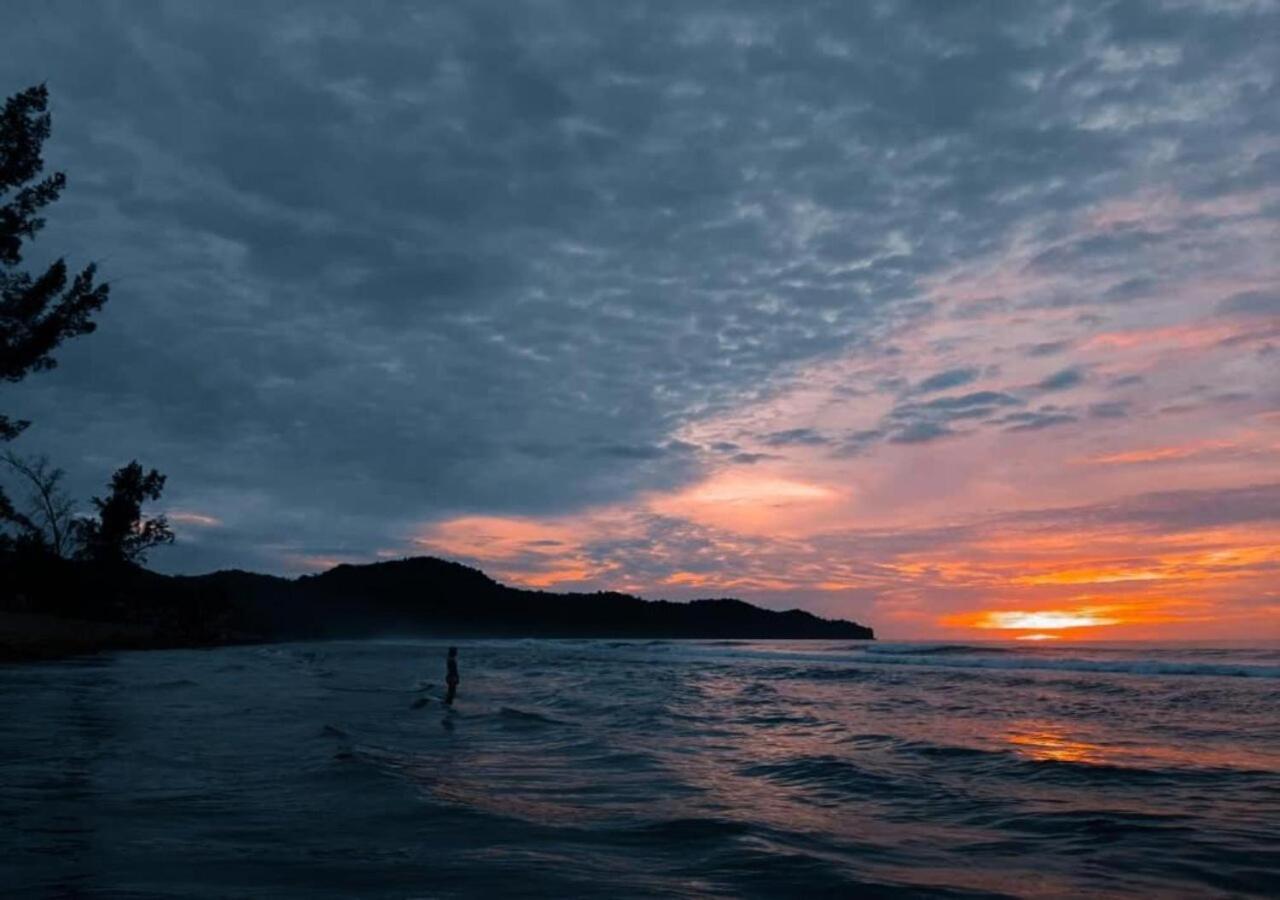 Borneo Beach Villa & Suite Kota Kinabalu Exteriér fotografie